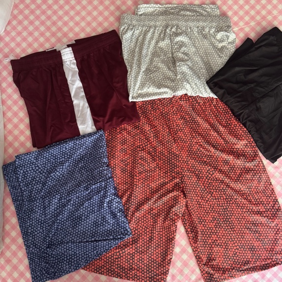 essentials - Picture 4 of 5